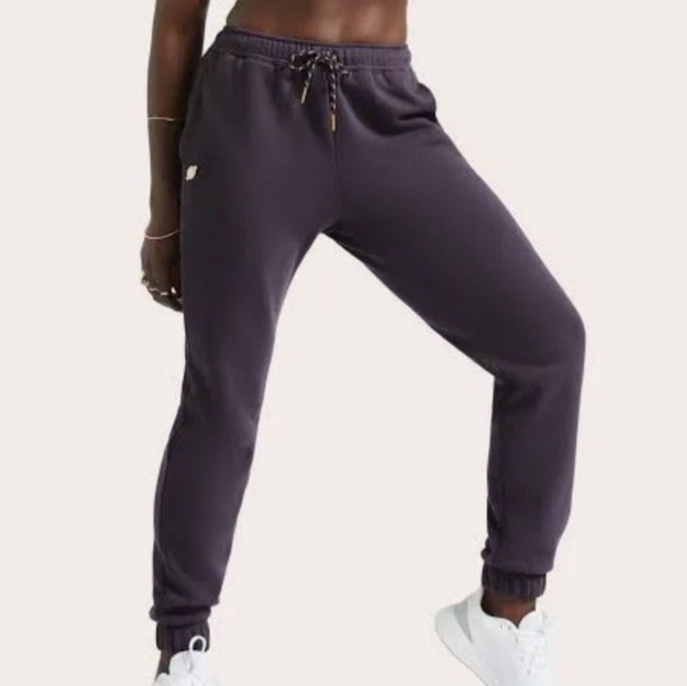 Peloton Chic Heavyweight Joggers In Purple With Gold Detailing New With … - Picture 1 of 15